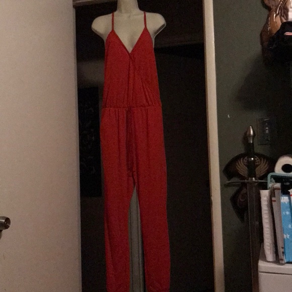 Red medium jumpsuit new 🍒 - Picture 4 of 7